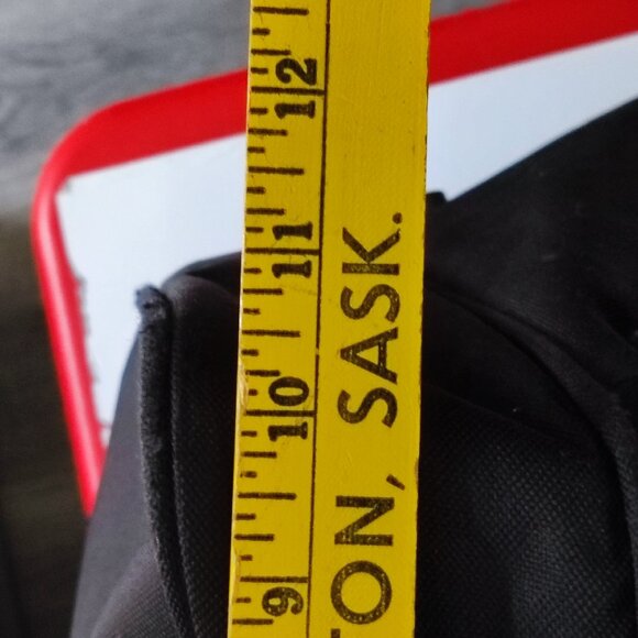 Wilson duffel bag black L 23" / W 11" / H 11" hand & shoulder straps - Picture 13 of 13